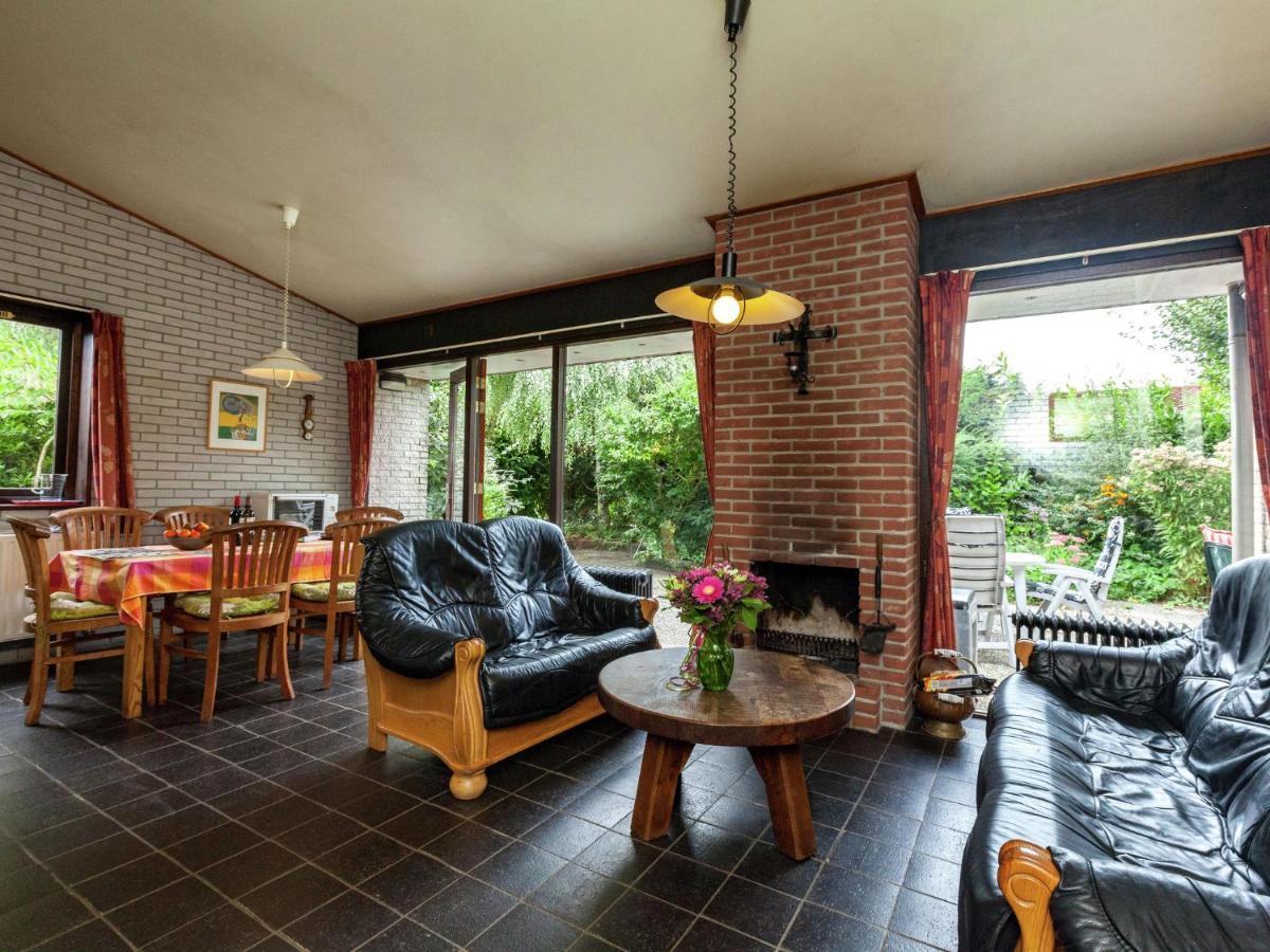 Comfortable Detached Bungalow 65 M2 Kamperland Bagian luar foto