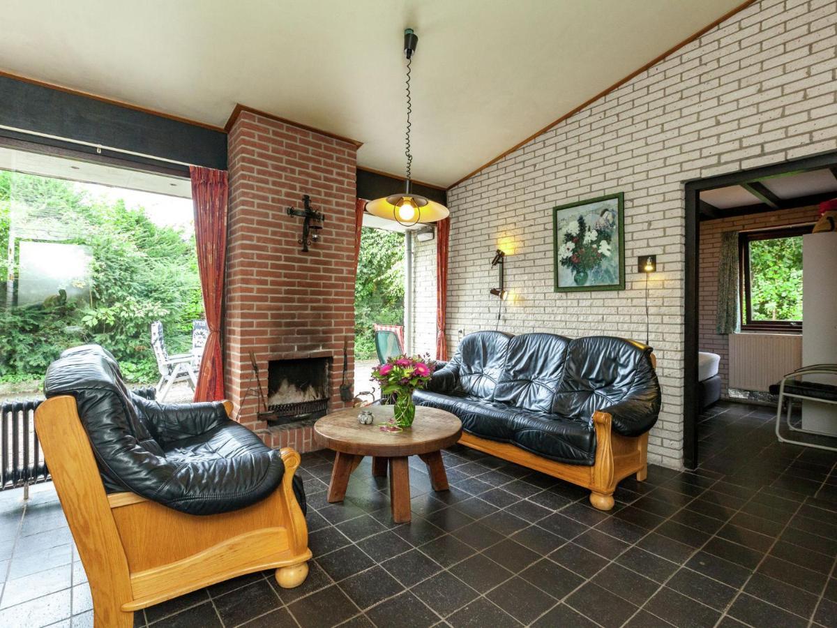 Comfortable Detached Bungalow 65 M2 Kamperland Bagian luar foto