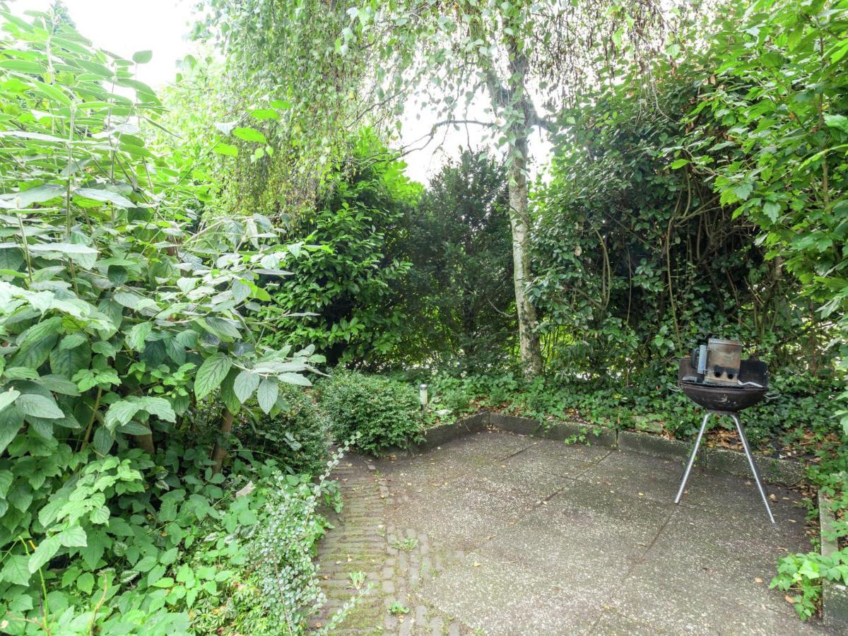 Comfortable Detached Bungalow 65 M2 Kamperland Bagian luar foto
