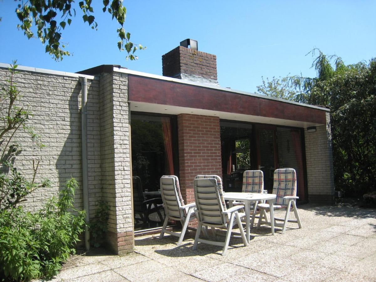 Comfortable Detached Bungalow 65 M2 Kamperland Bagian luar foto